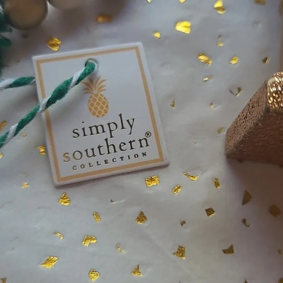 NWT Simply Southern Gold and Cream Beaded Nutcracker Necklace - Picture 2 of 4